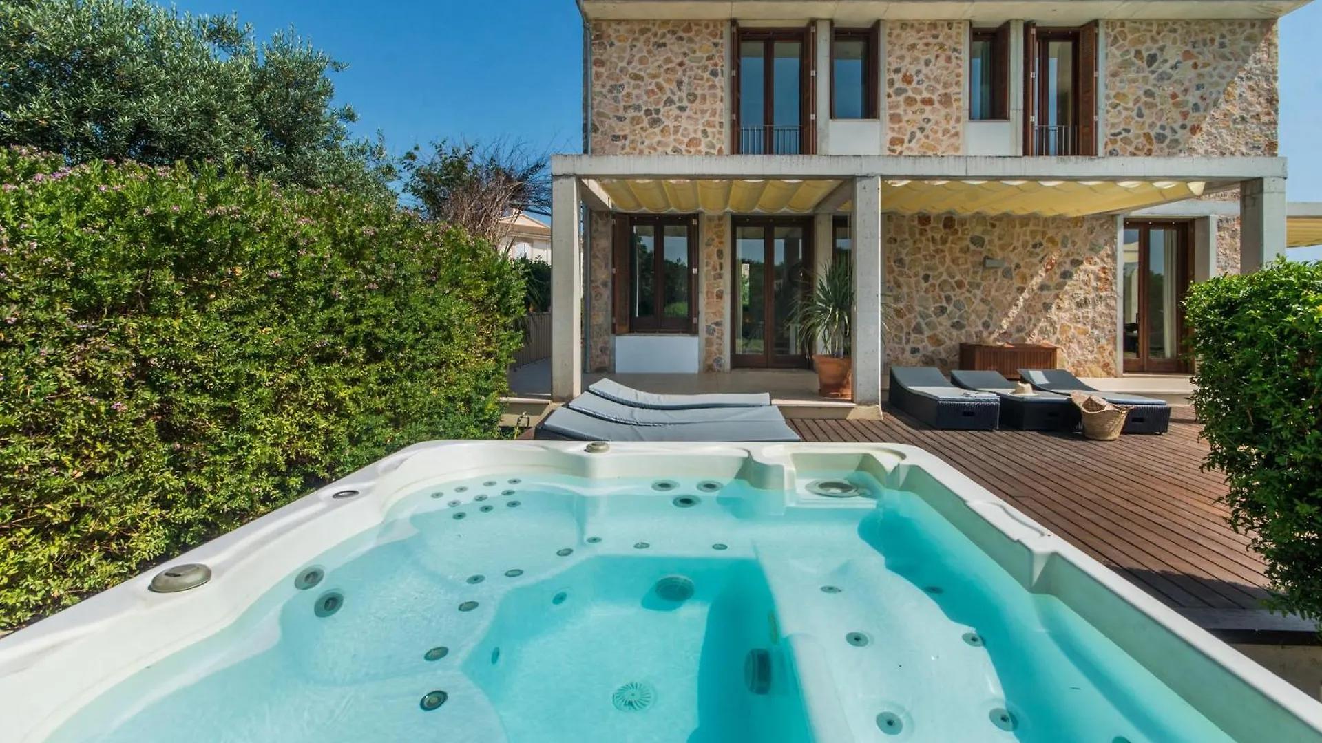 אלקודיה Villa Gran Barcares For 16 By Bebreeze