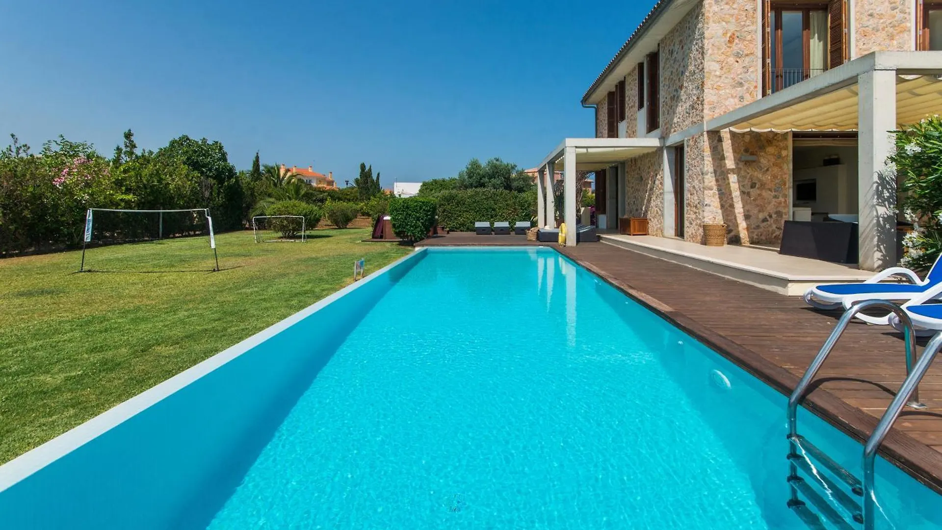 Villa Gran Barcares For 16 By Bebreeze Alcudia  Alcudia (Mallorca)