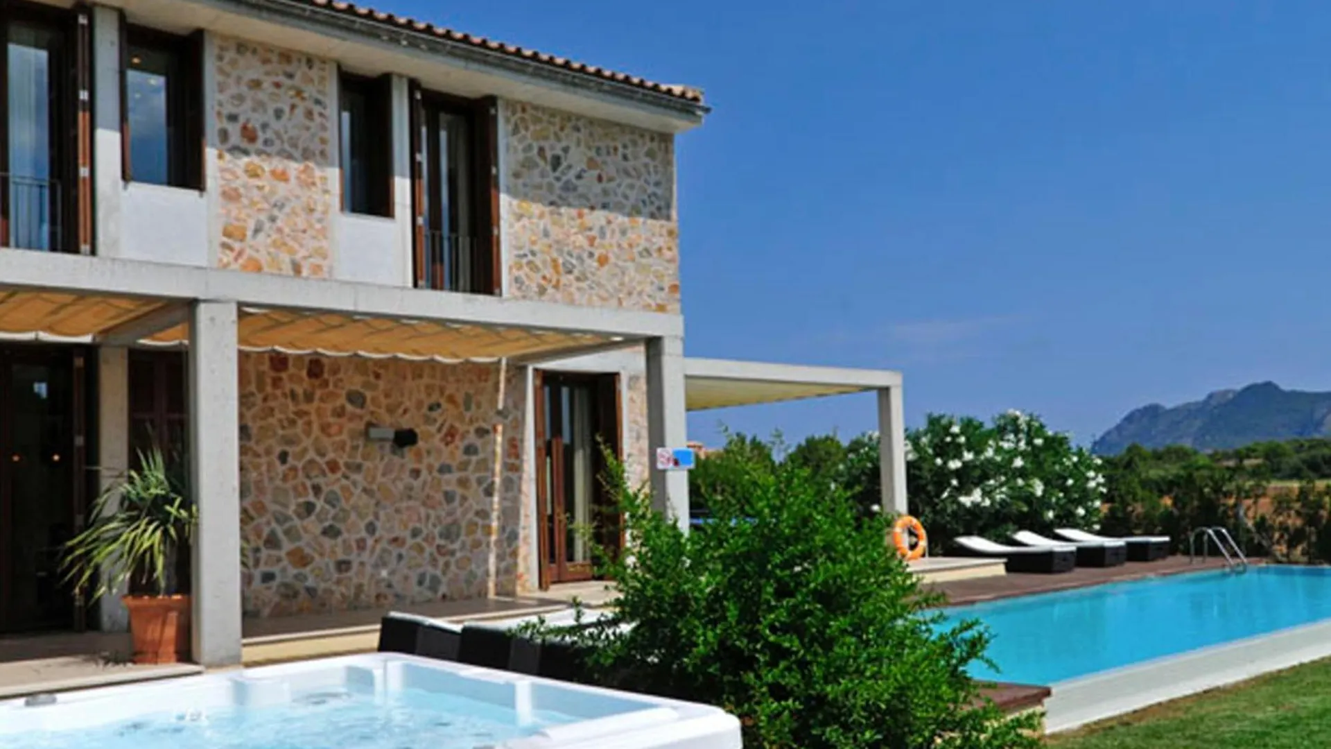Villa Gran Barcares For 16 By Bebreeze Alcudia   Alcudia (Mallorca)