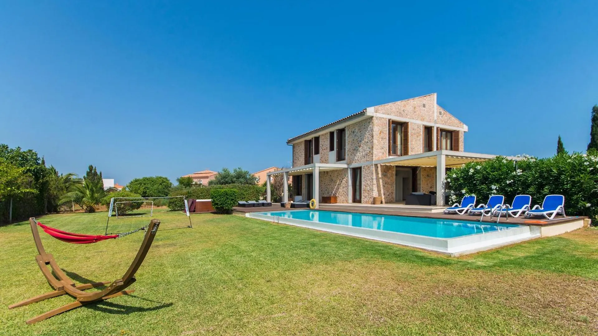 Villa Gran Barcares For 16 By Bebreeze Alcudia  0*, Alcudia (Mallorca)