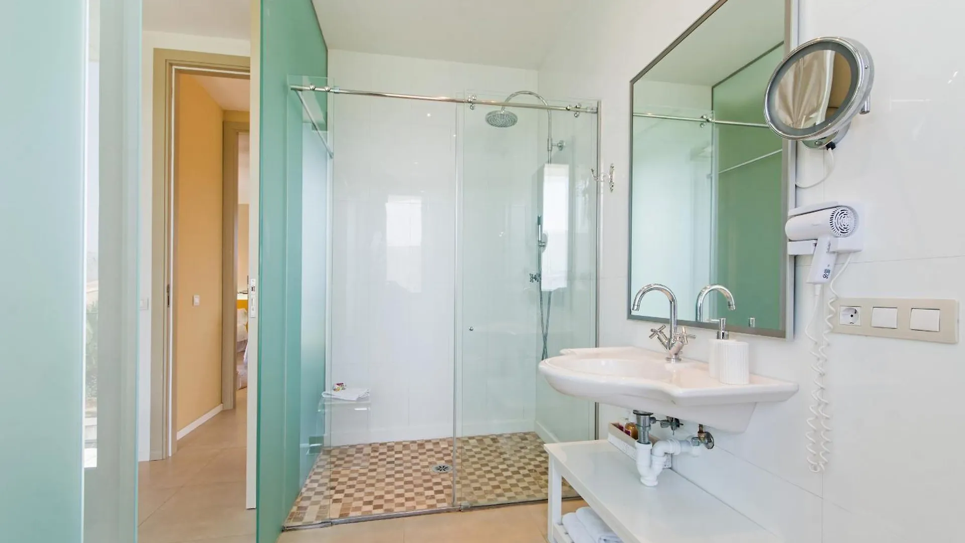 Villa Gran Barcares For 16 By Bebreeze Alcudia  Spanien