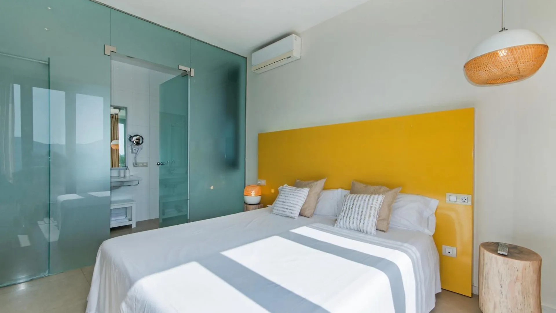 Villa Gran Barcares For 16 By Bebreeze Alcudia  Spanien