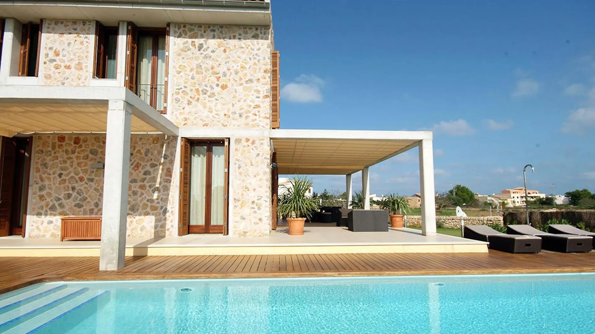 Villa Gran Barcares For 16 By Bebreeze Alcudia  0*, Alcudia (Mallorca)