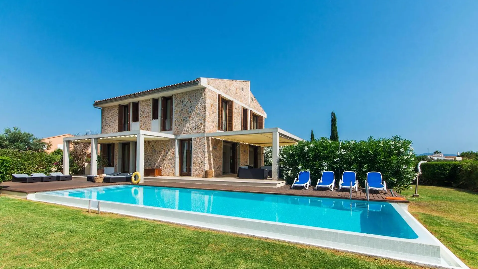 Villa Gran Barcares For 16 By Bebreeze Alcudia