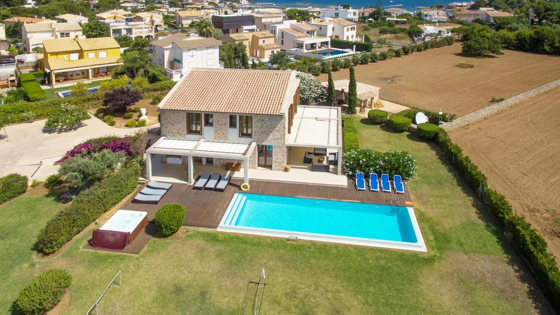 Villa Gran Barcares For 16 By Bebreeze Alcudia  0*, Alcudia (Mallorca) Spanien