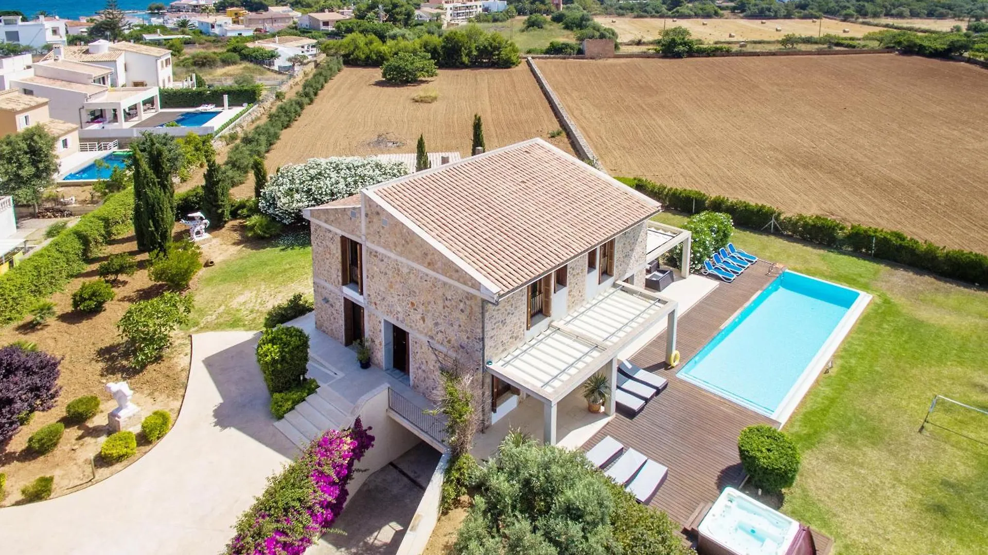 Villa Gran Barcares For 16 By Bebreeze Alcudia   Alcudia (Mallorca)